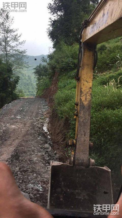 没力，掉臂，小松130