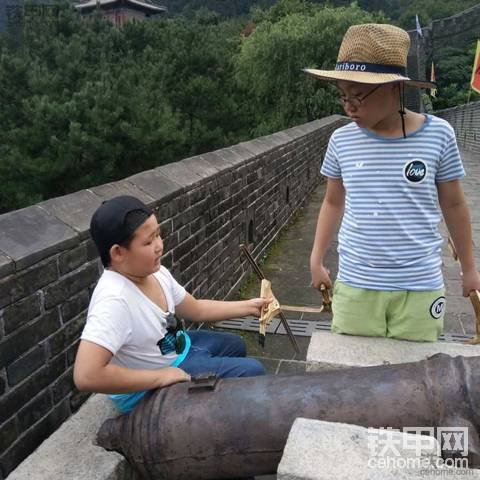 雨季没事做带孩子们爬长城