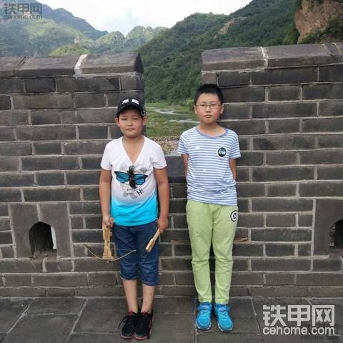 雨季没事做带孩子们爬长城