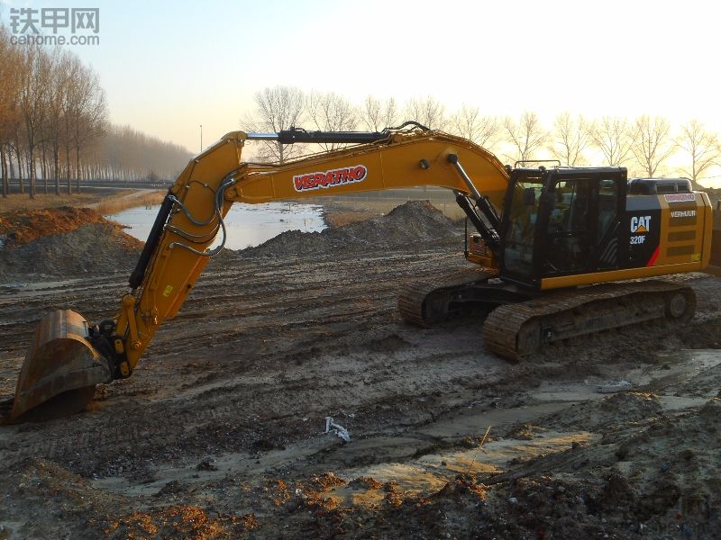 CAT 320F 圖片欣賞