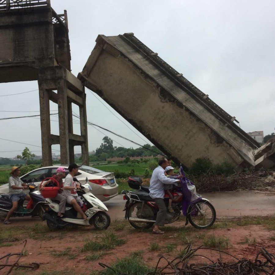 自己不開工，看人家拆天橋。