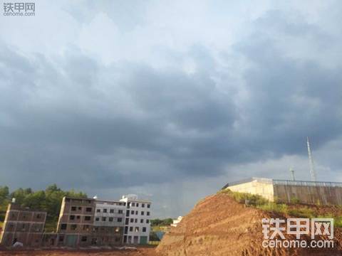 我還能說什么呢，下點雨唄，讓我休息一天唄