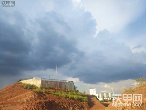 我還能說什么呢，下點雨唄，讓我休息一天唄