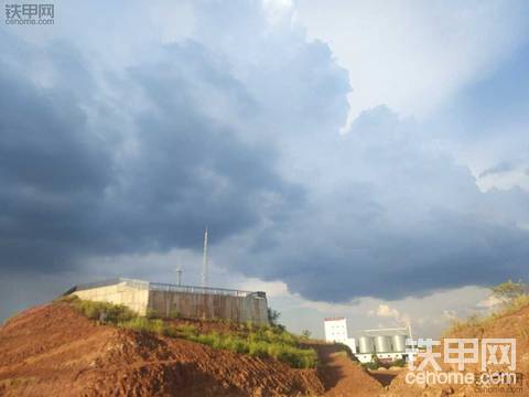 我还能说什么呢，下点雨呗，让我休息一天呗