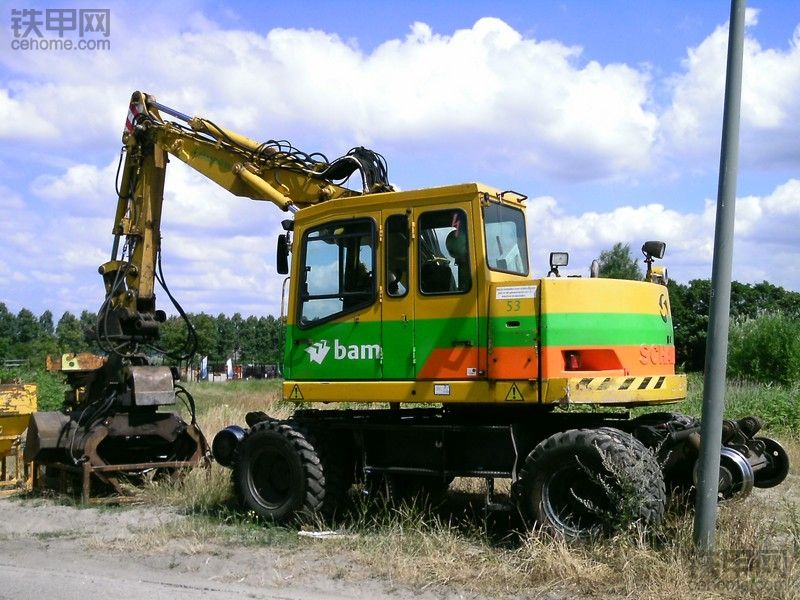 雪孚 MHB 230 ZW鐵路機(jī)