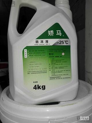 十几年维修师傅透露：挖机防冻液的小秘密