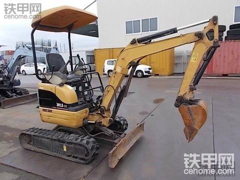 卡特彼勒 301.5CCR 二手挖掘機(jī)價(jià)格 12.5萬(wàn) 2200小時(shí)