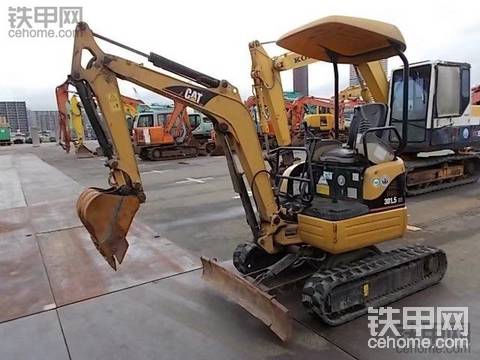 卡特彼勒 301.5CCR 二手挖掘機(jī)價(jià)格 12.5萬(wàn) 2200小時(shí)