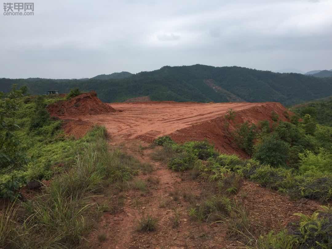 养猪小场点600-700平方，水平低了40公分