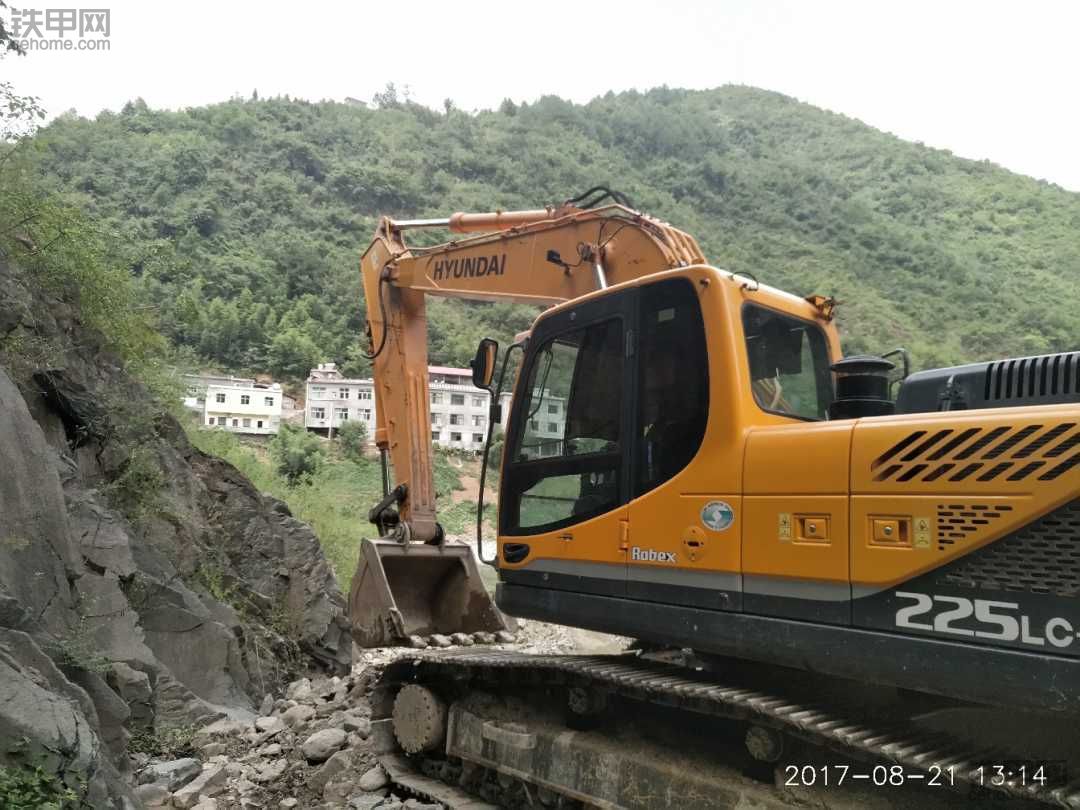 现代225