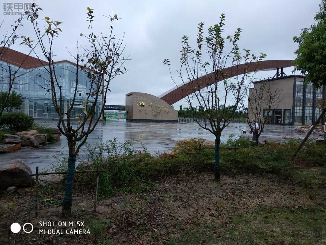 下雨天中華麋鹿園走一走