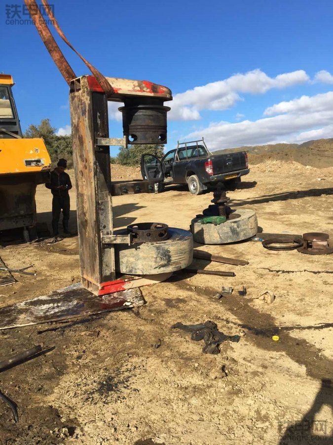 三一胶轮压路机