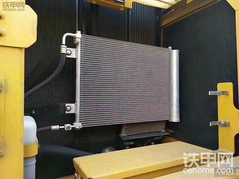 這小松240-8MO加長(zhǎng)臂帥不！
