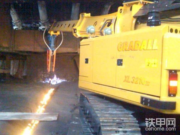 格瑞道伸縮臂挖機(jī)-帖子圖片
