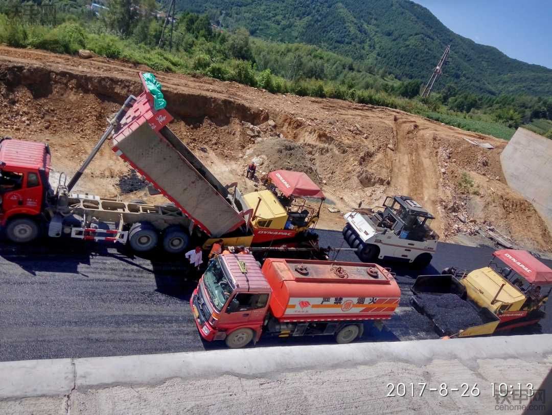 求助！港口鏟車裝玉米，上24月薪多少合適？