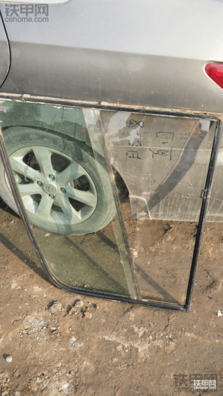 日立挖机zax-3推拉玻璃安装方法