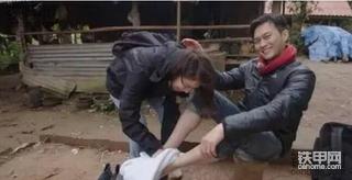 合格的挖机司机老婆就该这样！？敢不敢转给你的女人看？