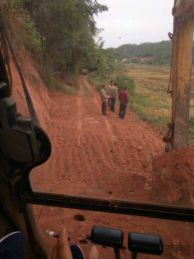 装全路况越野车