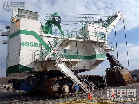 比賽洛斯495BI大電鏟，我想知道開這個工資多少？