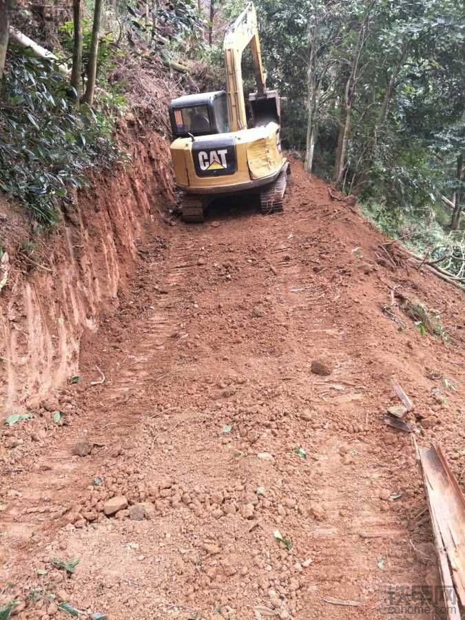 車到山前必有路 有路都是石頭路