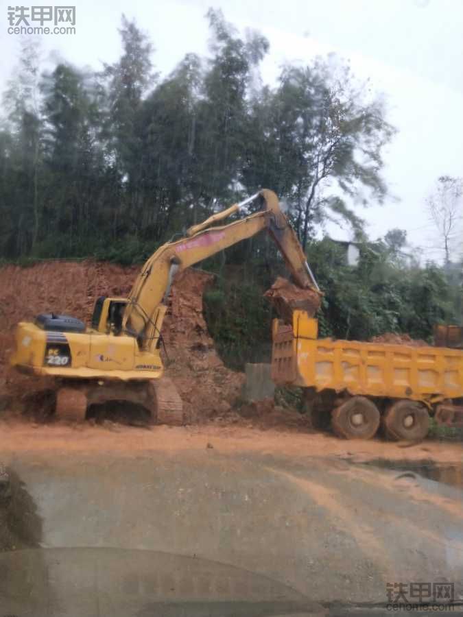 两年间任劳任怨，2台小松挖机伴我一路同行