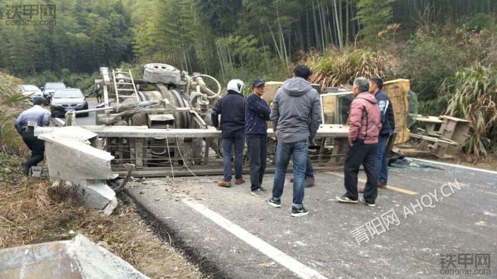 可憐的小鏟車被主人這樣了