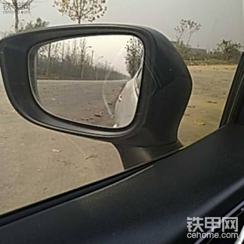 想买二手小挖机，动作灵活的，省油的，有没有求铁友们推荐