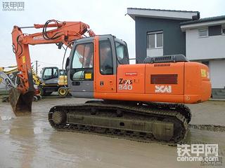 三臂版日立ZAXIS240，你知道怎么操作嗎？