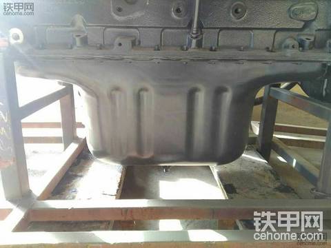 這個是小松270-7的發(fā)動機