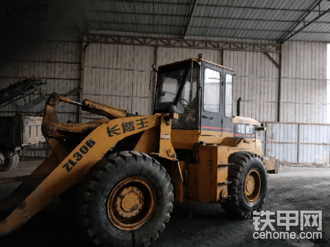 买的二手成工30b踩刹车为什么离合器不分离依然行走