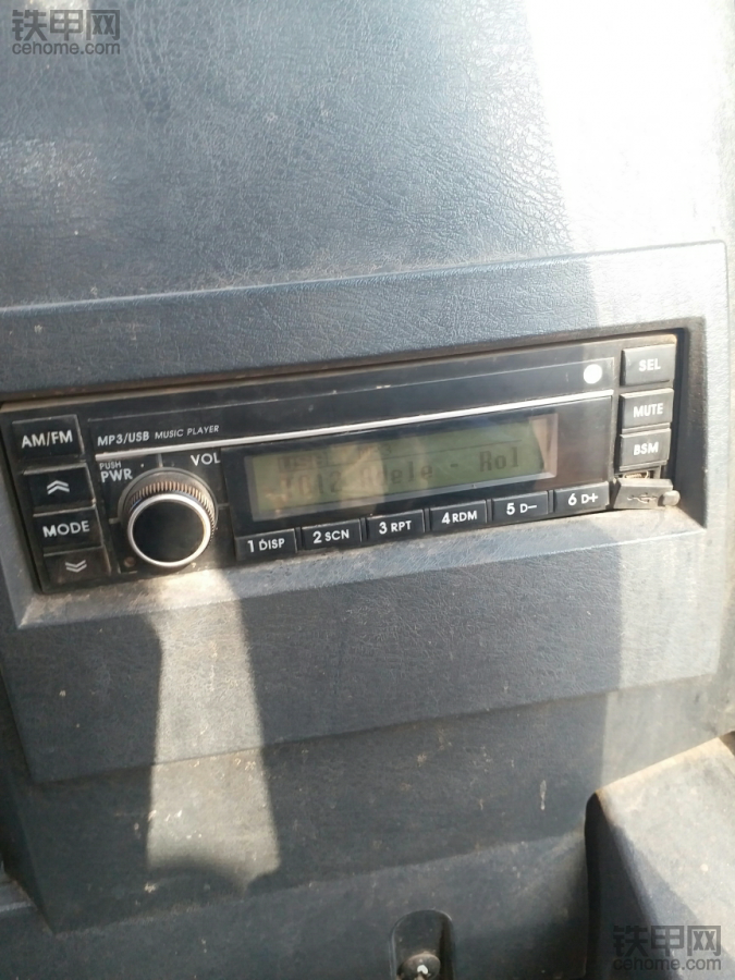 现代330车子上的收音机按键问题