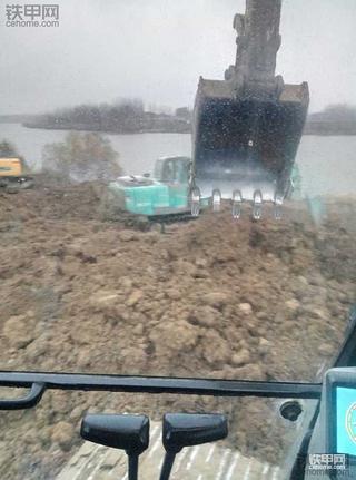 下雨也挡不住我们前进的动力
