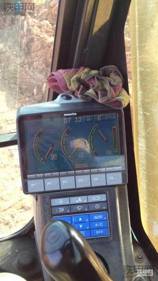 小松200-8小时怎么往上调？