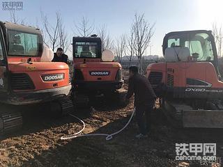 霧霾天氣下的苦苦掙扎，狼多肉少的時(shí)代，挖機(jī)人何以求生？