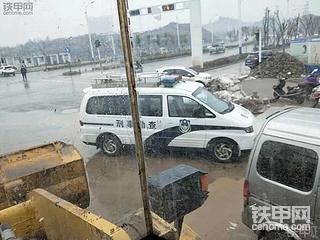18台卡特挖机电脑版集体被盗 老板哭晕在厕所