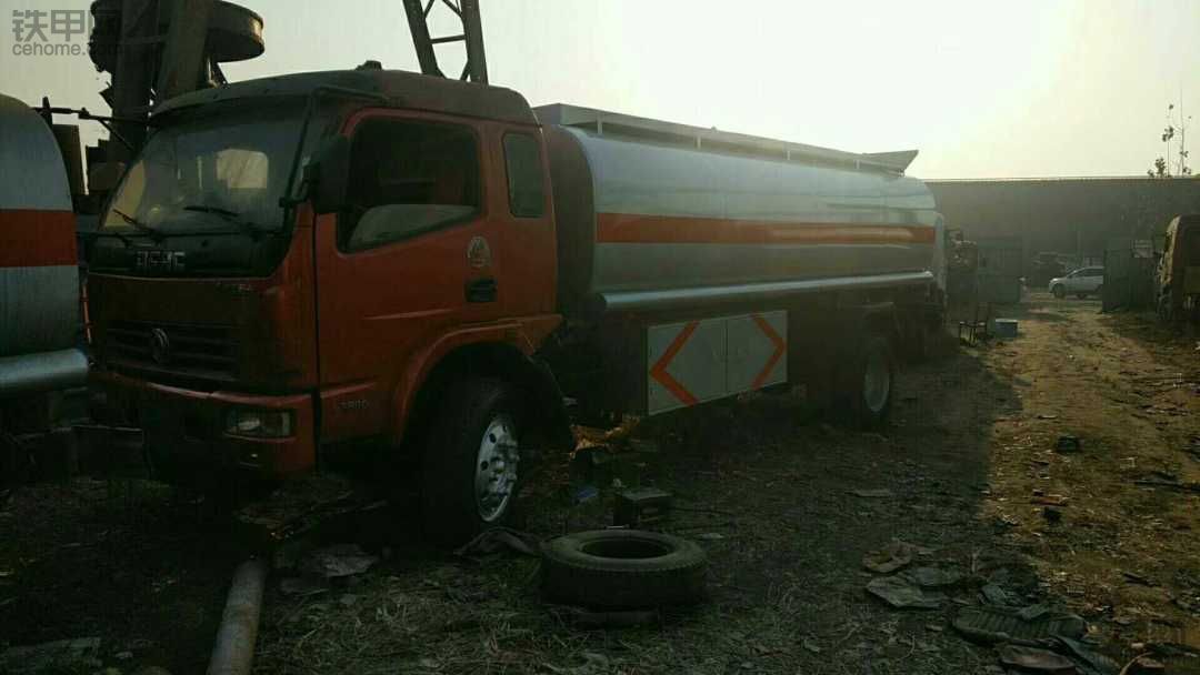 出售加油车水车
