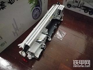 新买的阿尔泰克起重机模型