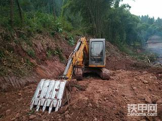 我是挖二代：无忧无虑的青春献给挖机