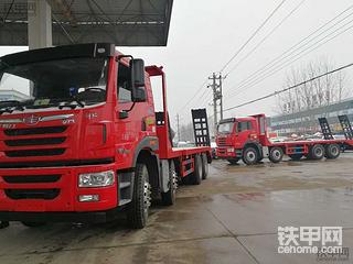 双胞胎姐妹。