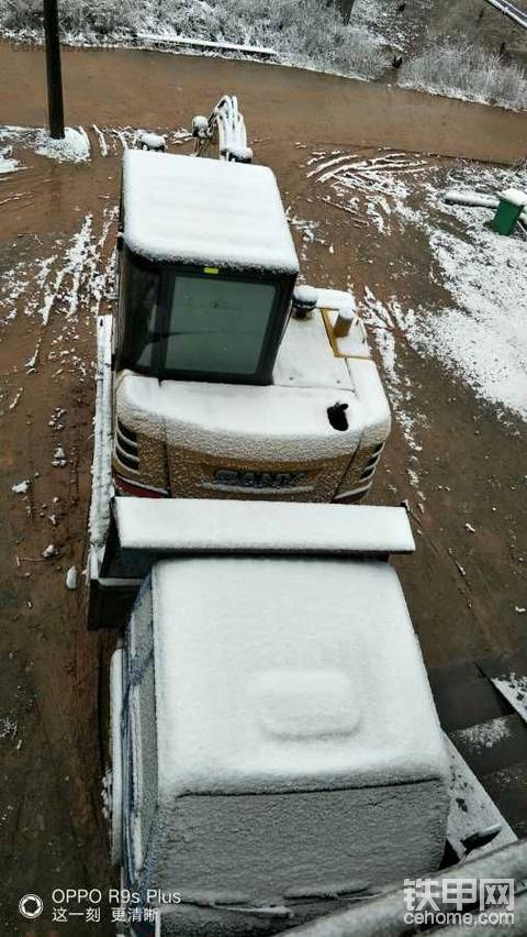 雪下的那么深，那么认真~