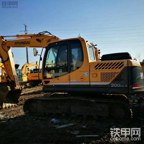 現(xiàn)代 R150LC-9 二手挖掘機(jī)價(jià)格 35萬(wàn) 4300小時(shí)