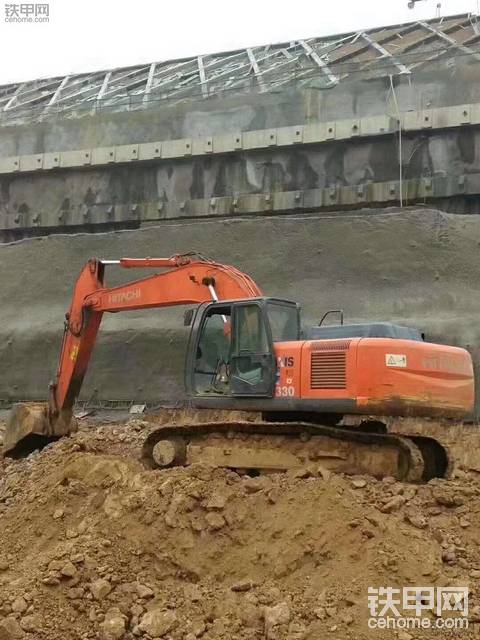 日立 ZX270LC-3 二手挖掘機價格 35萬 11000小時