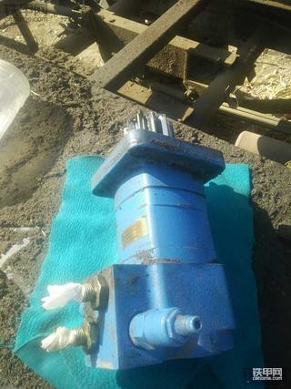 更换小挖回转中心接头油封实操过程