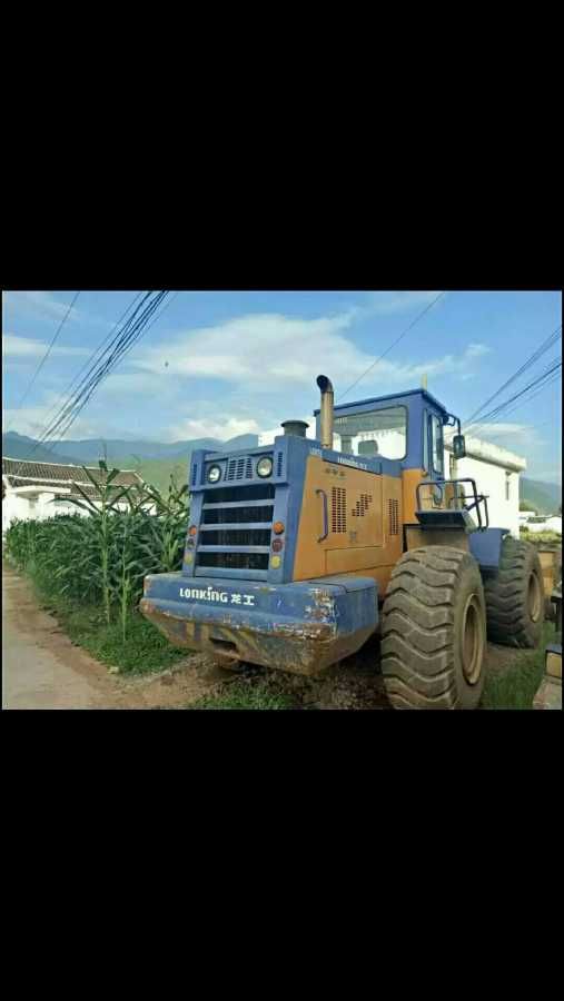 重鏟車到挖機(jī)在到鏟車