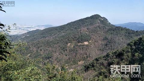 现代130-5和小松120-6