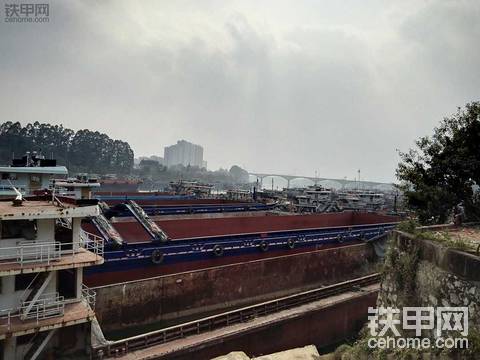 在鐵甲二手車買機(jī)收多少中介費(fèi)