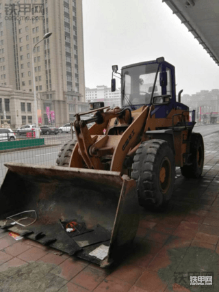 龙工833
