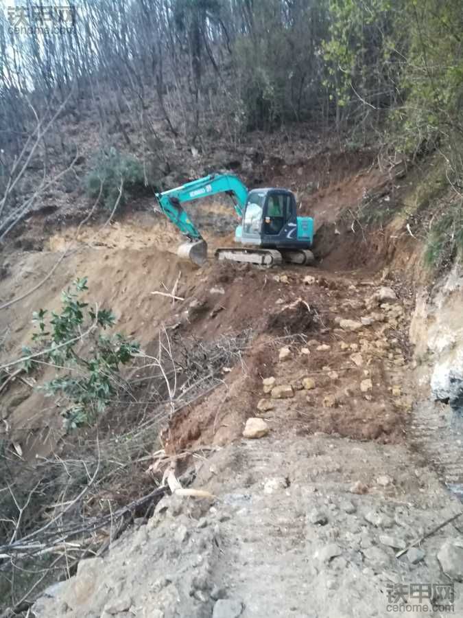 伐木修路，山高路險！