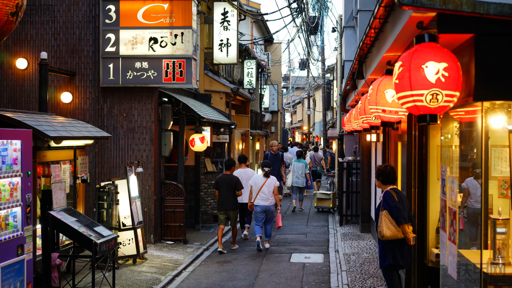 鸭川的一条小吃街