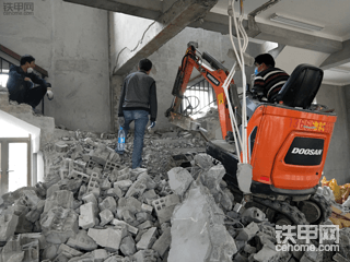 我在新疆开挖机：被骗入坑，无法脱身，差点送命